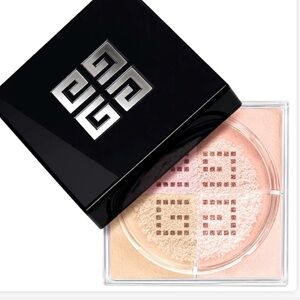 Givenchy
Prisme Libre Illuminating & Color Correcting Loose powder